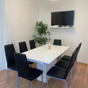 Designed Next To Vaclav Square With Terrace And Private Garage Prag